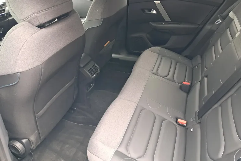 Citroën C4X din 2023 cu 4.500 km - oferta CIT134127 - foto 22