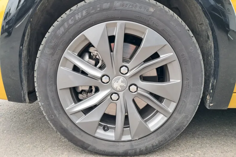 Peugeot 208 din 2023 cu 4.000 km - oferta PEU134128 - foto 9