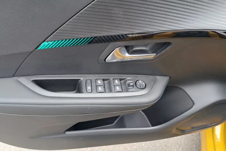 Peugeot 208 din 2023 cu 4.000 km - oferta PEU134128 - foto 13