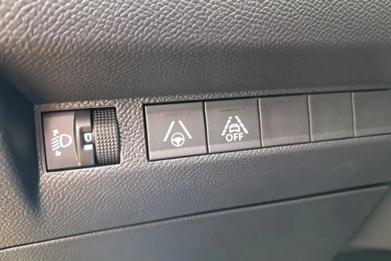 Peugeot 208 din 2023 cu 4.000 km - oferta PEU134128 - foto 14