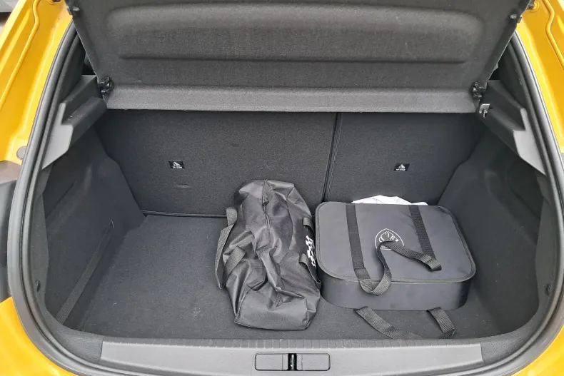 Peugeot 208 din 2023 cu 4.000 km - oferta PEU134128 - foto 25