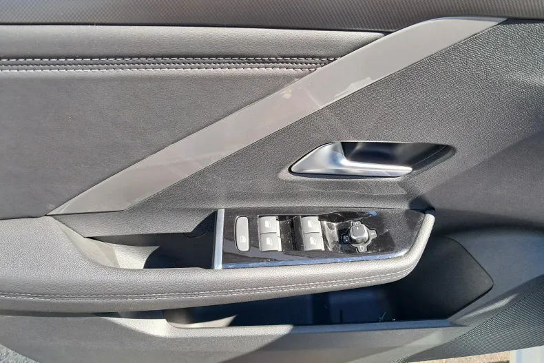 Opel Astra din 2023 cu 3.500 km - oferta OPE134129 - foto 12