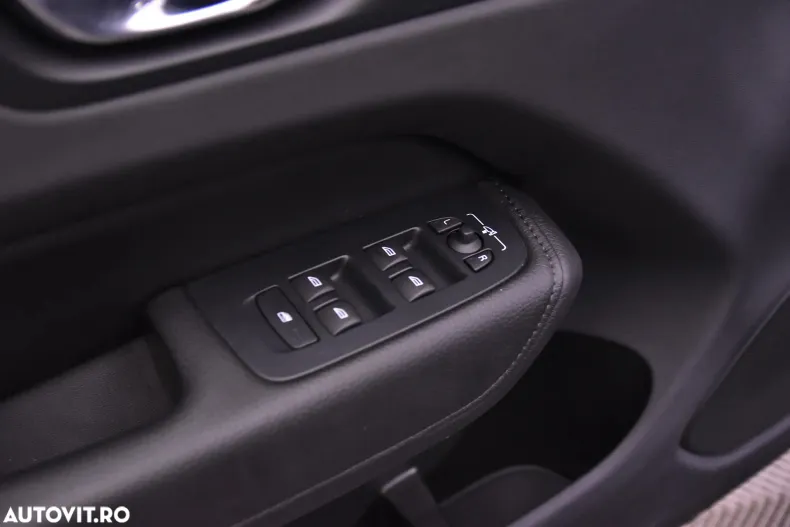 Volvo XC60 din 2021 cu 110.668 km - oferta VOL134153 - foto 13