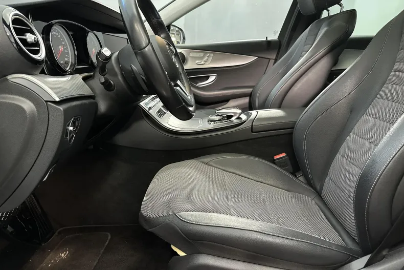 Mercedes-Benz E din 2019 cu 119.205 km - oferta MER134164 - foto 24
