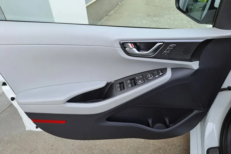 Hyundai IONIQ din 2020 cu 99.843 km - oferta HYU134225 - foto 15