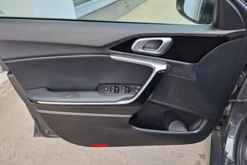 Kia Ceed din 2021 cu 109.922 km - oferta KIA134233 - foto 17
