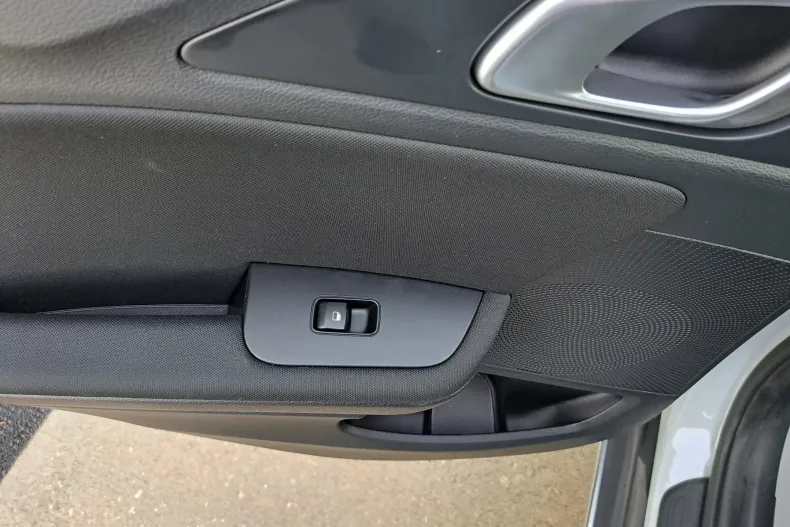 Kia XCeed din 2023 cu 1 km - oferta KIA134236 - foto 19