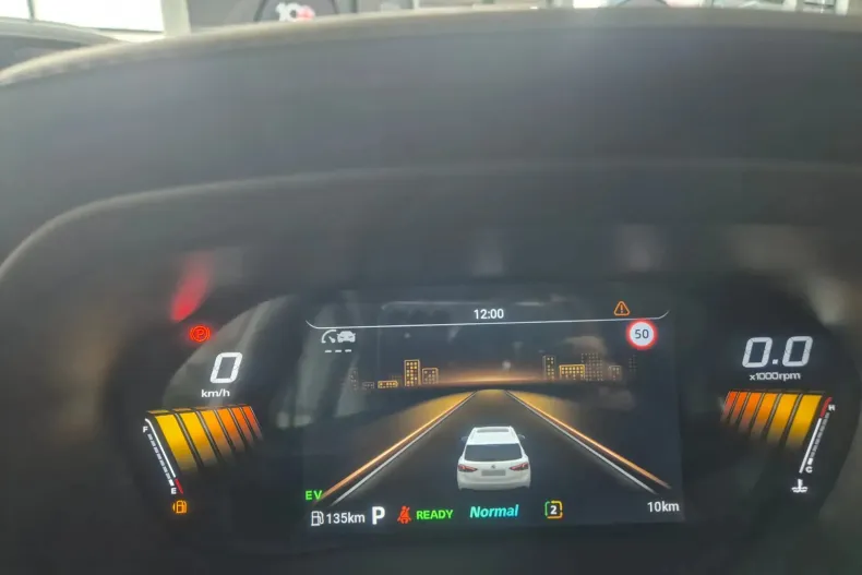 MG ZS HEV din 2024 cu 10 km - oferta MG0134246 - foto 29