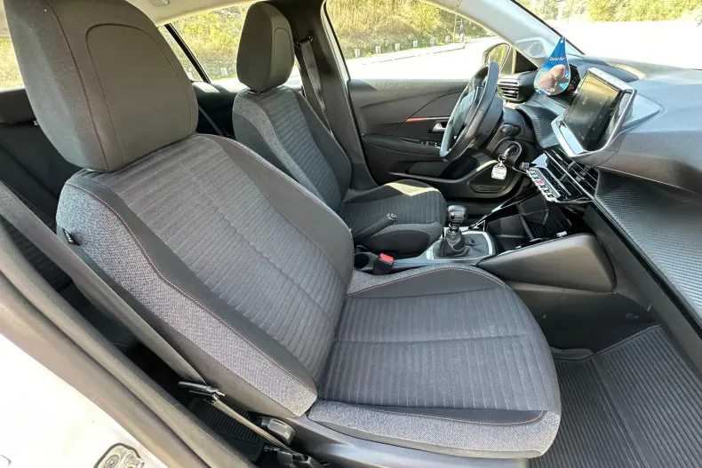 Peugeot 208 din 2022 cu 110.000 km - oferta PEU134259 - foto 15