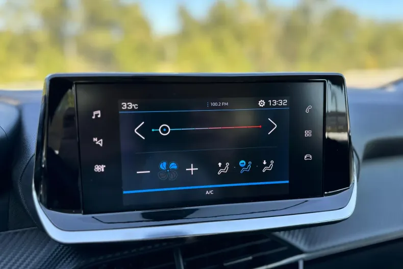 Peugeot 208 din 2022 cu 110.000 km - oferta PEU134259 - foto 21