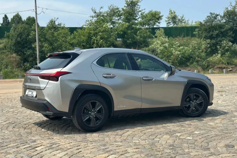 Lexus UX din 2019 cu 176.000 km - oferta LEX134267 - foto 4
