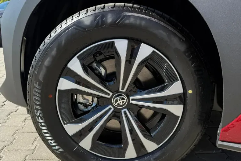 Toyota bZ4X din 2025 cu 1 km - oferta TOY134299 - foto 5