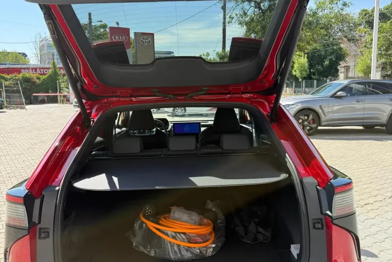 Toyota bZ4X din 2025 cu 1 km - oferta TOY134299 - foto 12