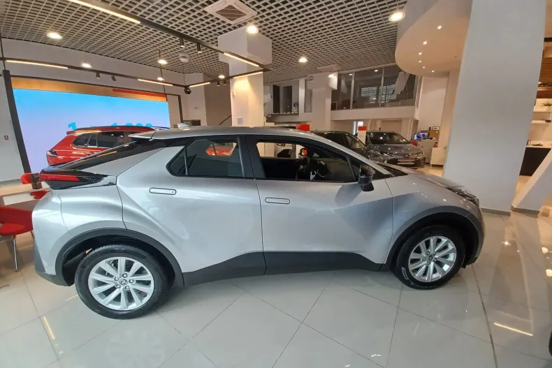 Toyota C-HR din 2025 cu 1 km - oferta TOY134303 - foto 4