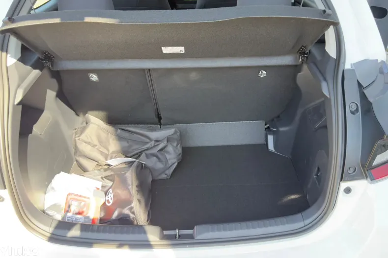 Toyota Yaris Cross din 2025 cu 1 km - oferta TOY134306 - foto 12