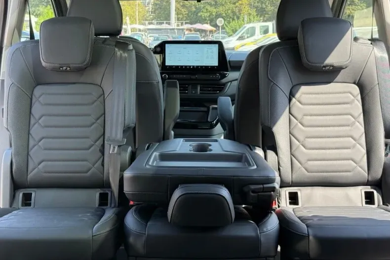 Ford Tourneo Custom din 2025 cu 1 km - oferta FOR134319 - foto 17