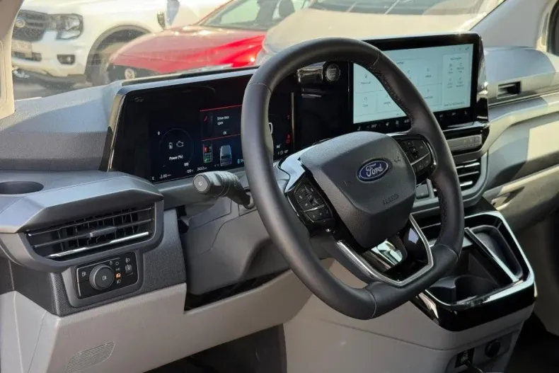 Ford Tourneo Custom din 2025 cu 1 km - oferta FOR134319 - foto 31