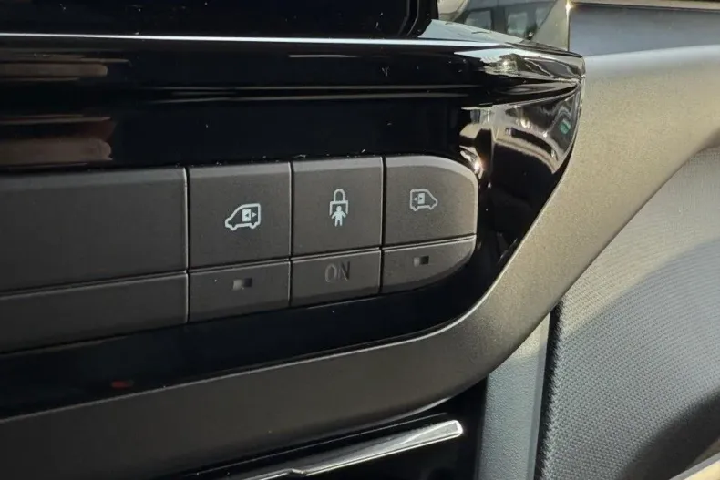 Ford Tourneo Custom din 2025 cu 1 km - oferta FOR134319 - foto 35