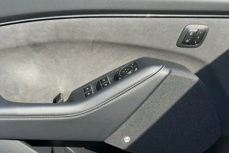 Ford Mustang Mach-E din 2025 cu 3.500 km - oferta FOR134326 - foto 21