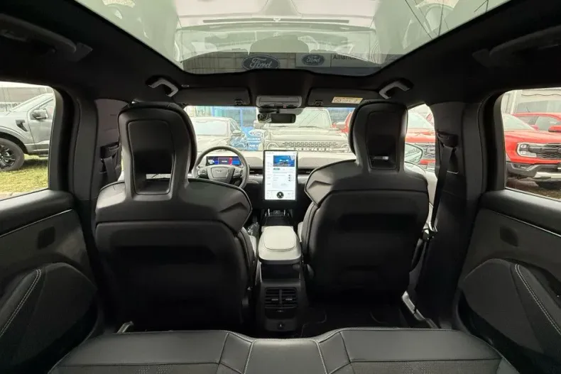 Ford Mustang Mach-E din 2025 cu 1 km - oferta FOR134336 - foto 16