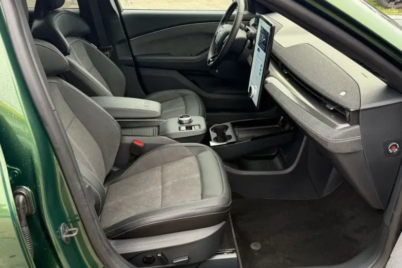 Ford Mustang Mach-E din 2025 cu 1 km - oferta FOR134336 - foto 18