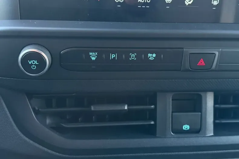 Ford Transit Custom din 2025 cu 1 km - oferta FOR134339 - foto 18