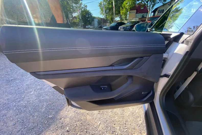 Porsche Taycan din 2023 cu 27.928 km - oferta POR134345 - foto 11