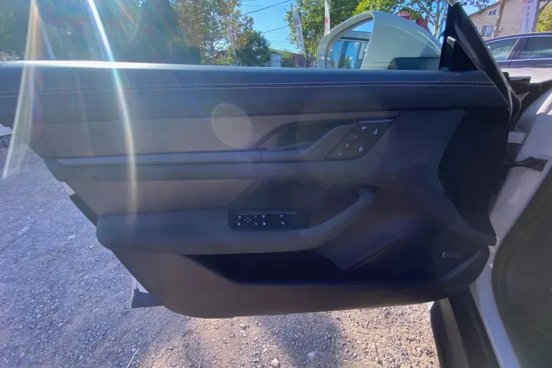 Porsche Taycan din 2023 cu 27.928 km - oferta POR134345 - foto 16