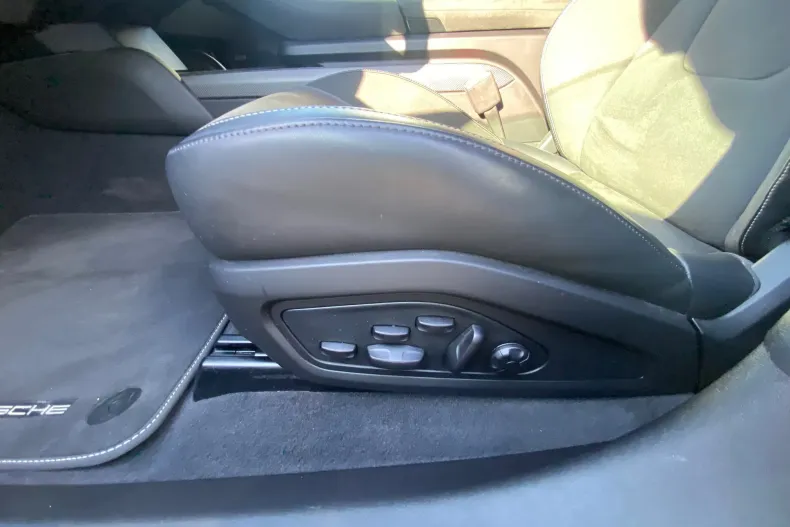 Porsche Taycan din 2023 cu 27.928 km - oferta POR134345 - foto 18