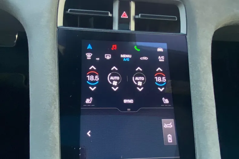 Porsche Taycan din 2023 cu 27.928 km - oferta POR134345 - foto 22