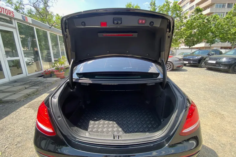 Mercedes-Benz E 220 din 2020 cu 122.181 km - oferta MER134347 - foto 9