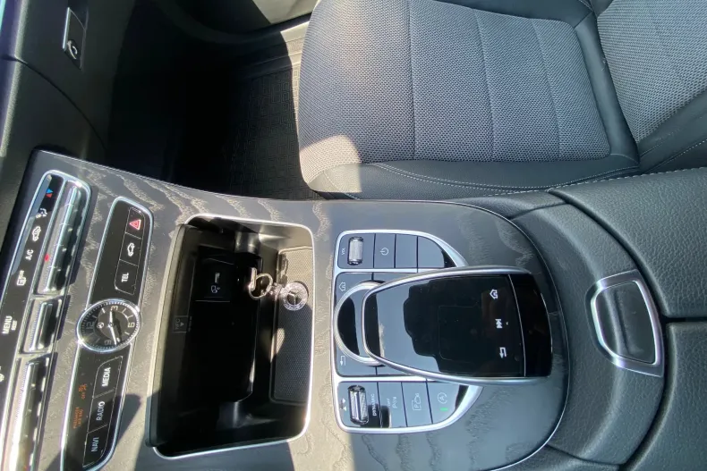 Mercedes-Benz E 220 din 2020 cu 122.181 km - oferta MER134347 - foto 21