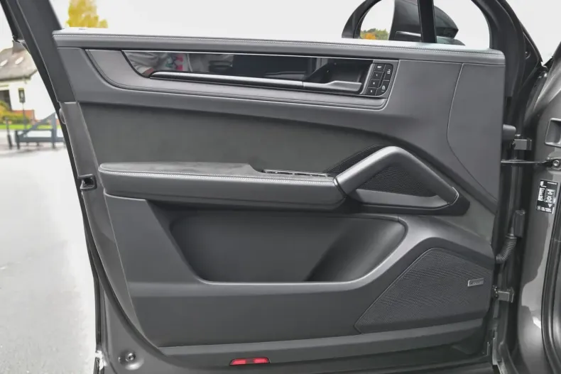 Porsche Cayenne din 2024 cu 23.040 km - oferta POR134476 - foto 33