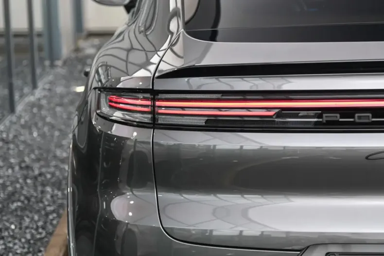 Porsche Cayenne din 2024 cu 23.040 km - oferta POR134476 - foto 36