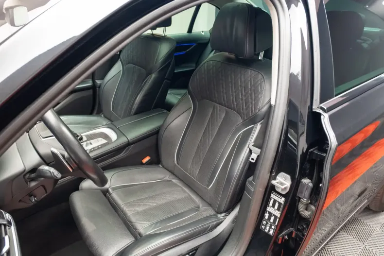 BMW 740 din 2022 cu 110.136 km - oferta BMW134493 - foto 7