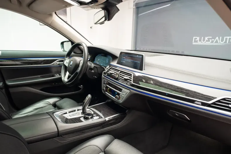 BMW 740 din 2022 cu 110.136 km - oferta BMW134493 - foto 17