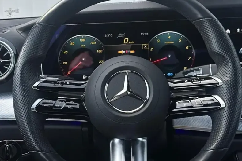 Mercedes-Benz E 200 din 2021 cu 31.400 km - oferta MER134520 - foto 37