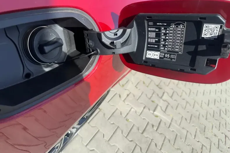 Mercedes-Benz E 200 din 2021 cu 31.400 km - oferta MER134520 - foto 46