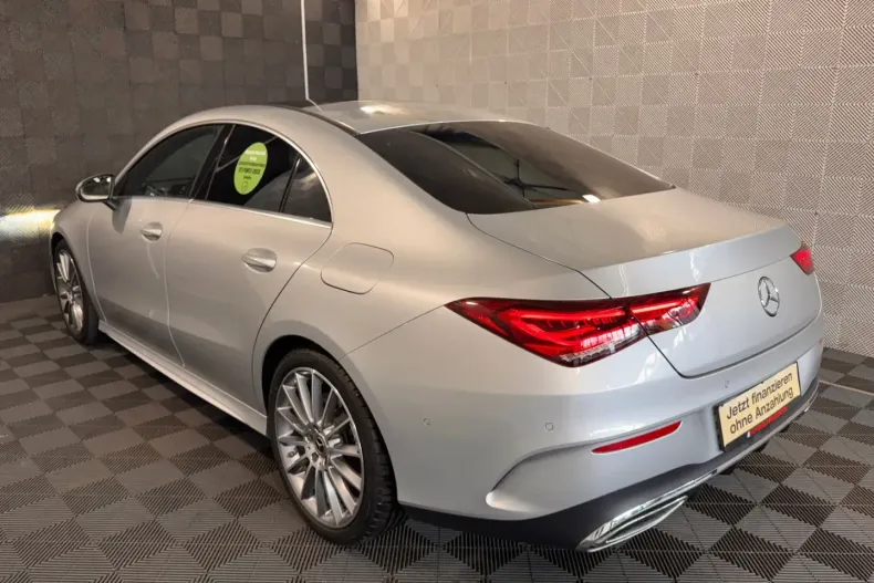 Mercedes-Benz CLA 250 din 2023 cu 9.900 km - oferta MER134534 - foto 3