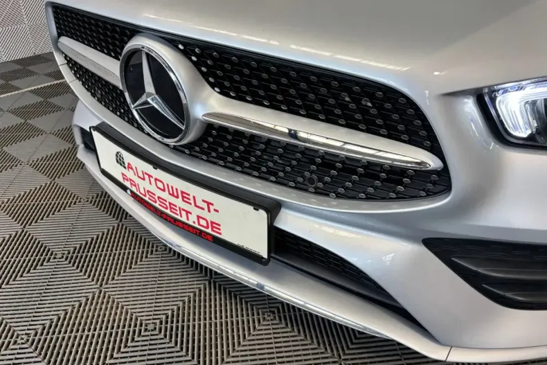Mercedes-Benz CLA 250 din 2023 cu 9.900 km - oferta MER134534 - foto 5