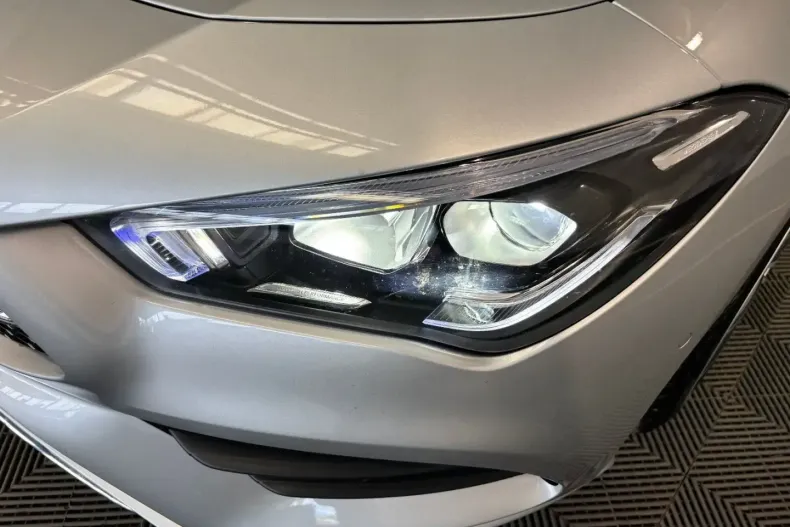 Mercedes-Benz CLA 250 din 2023 cu 9.900 km - oferta MER134534 - foto 6