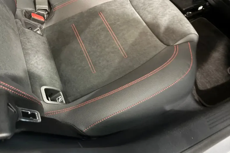 Mercedes-Benz CLA 250 din 2023 cu 9.900 km - oferta MER134534 - foto 10