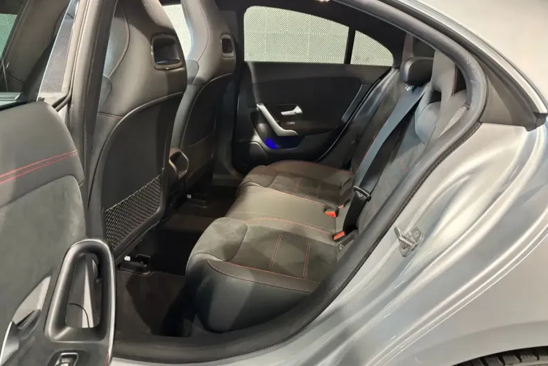 Mercedes-Benz CLA 250 din 2023 cu 9.900 km - oferta MER134534 - foto 21