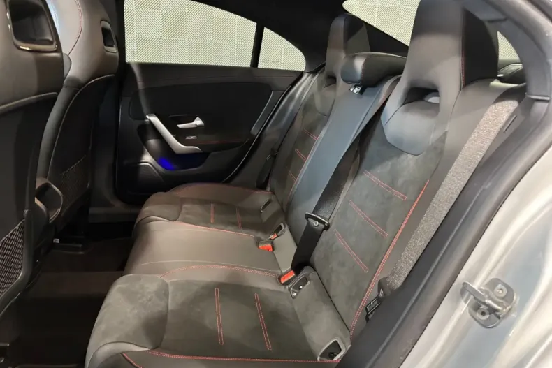 Mercedes-Benz CLA 250 din 2023 cu 9.900 km - oferta MER134534 - foto 22