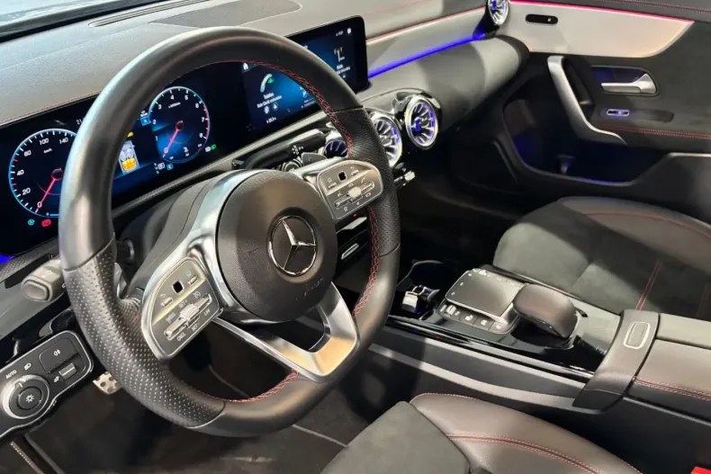 Mercedes-Benz CLA 250 din 2023 cu 9.900 km - oferta MER134534 - foto 24