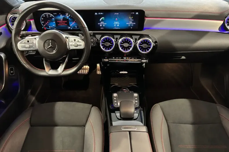 Mercedes-Benz CLA 250 din 2023 cu 9.900 km - oferta MER134534 - foto 31