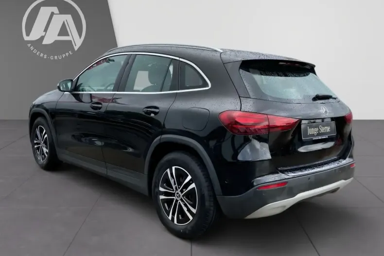 Mercedes-Benz GLA 180 din 2024 cu 40.850 km - oferta MER134558 - foto 2