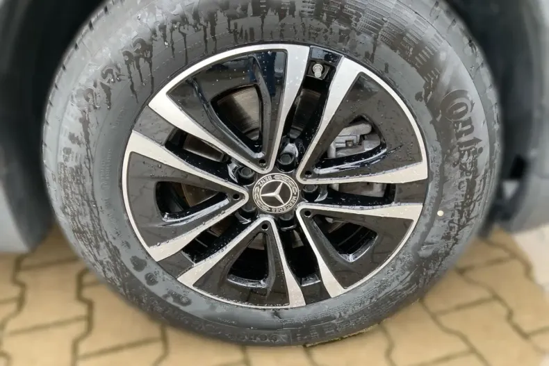 Mercedes-Benz GLA 180 din 2024 cu 40.850 km - oferta MER134558 - foto 5