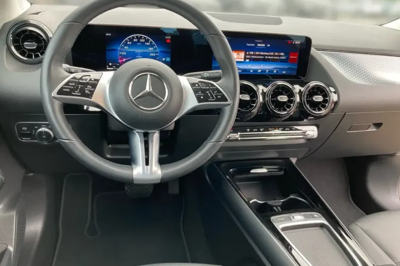 Mercedes-Benz GLA 180 din 2024 cu 40.850 km - oferta MER134558 - foto 8