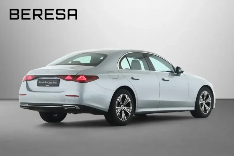 Mercedes-Benz E 200 din 2024 cu 6.900 km - oferta MER134559 - foto 5